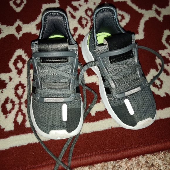 Shoes - Picture 5 of 6